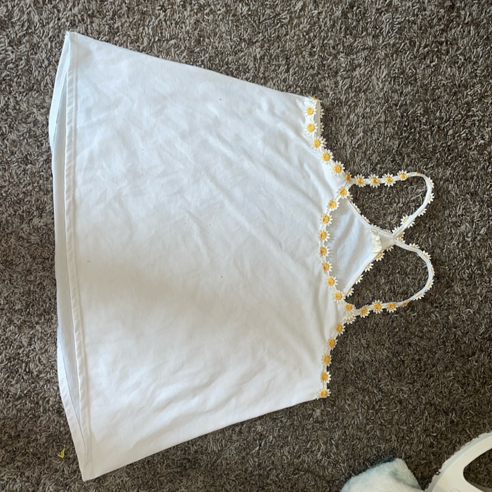 L.A Hearts White Tank Too W/ Daisies